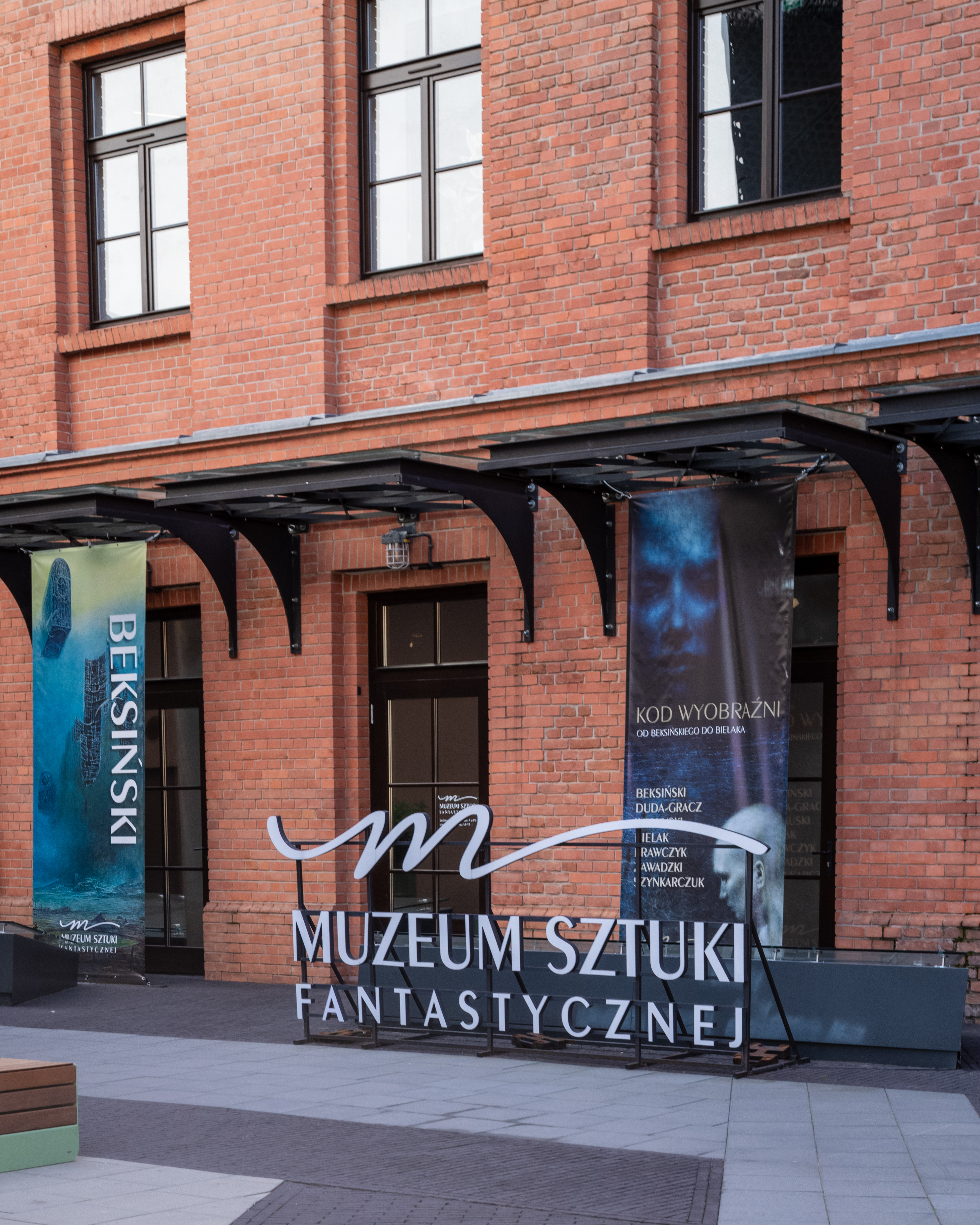 Beksiński at the Museum of Fantasy Art in Warsaw, photo 1 of 12
